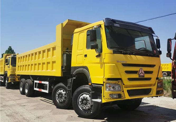 Sinotruk howo 6X4 dump truck