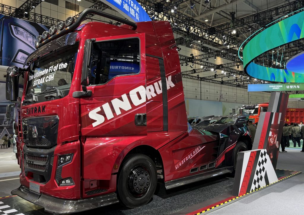Customer-Oriented Service System Enhances Long-Term Cooperation